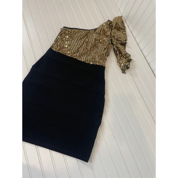 City Triangles Dresses & Skirts - City Triangles Black & gold Sequin Ruffles Off Shoulder Mini Bodycon Dress S